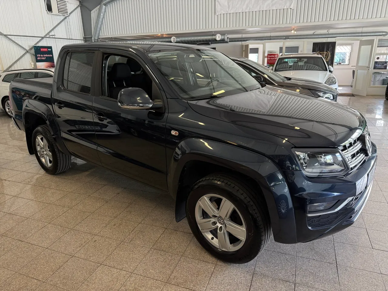 Vehicle image 10