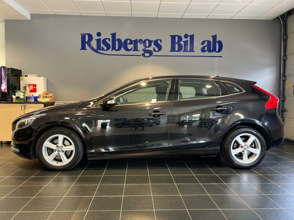 Volvo V40 D2 Powershift Your Kinetic S & V-Hjul! - 2014