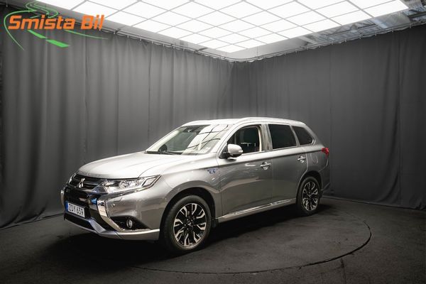 Mitsubishi Outlander PHEV AWD BUSINESS LÄDER DRAG 360° ELSTOL - 2018