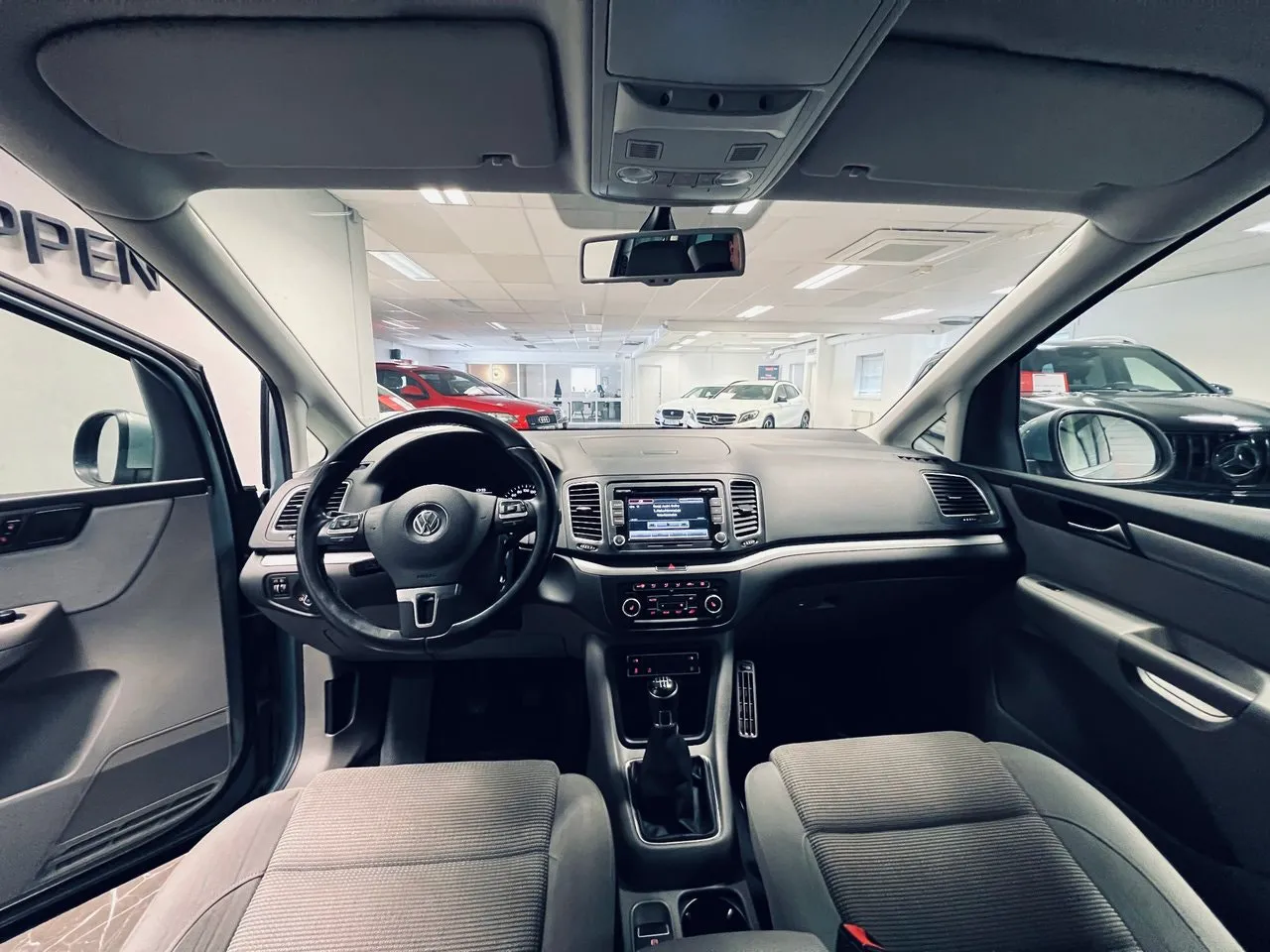 Vehicle image 14
