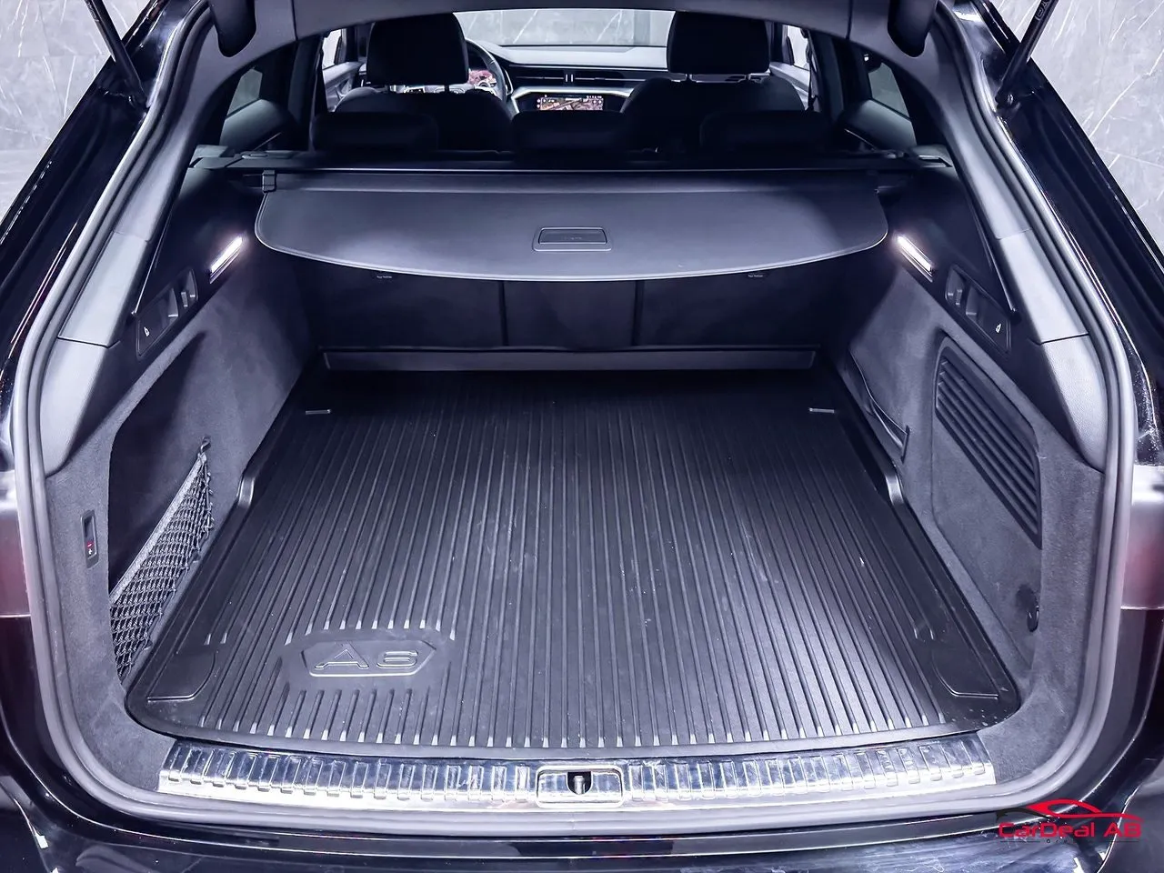 Vehicle image 16