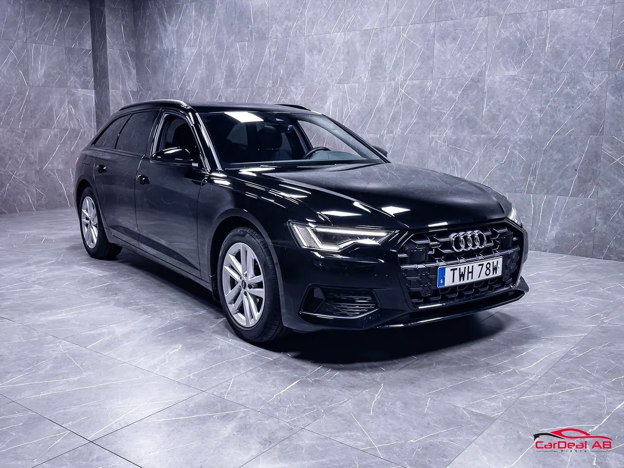 Vehicle image 8