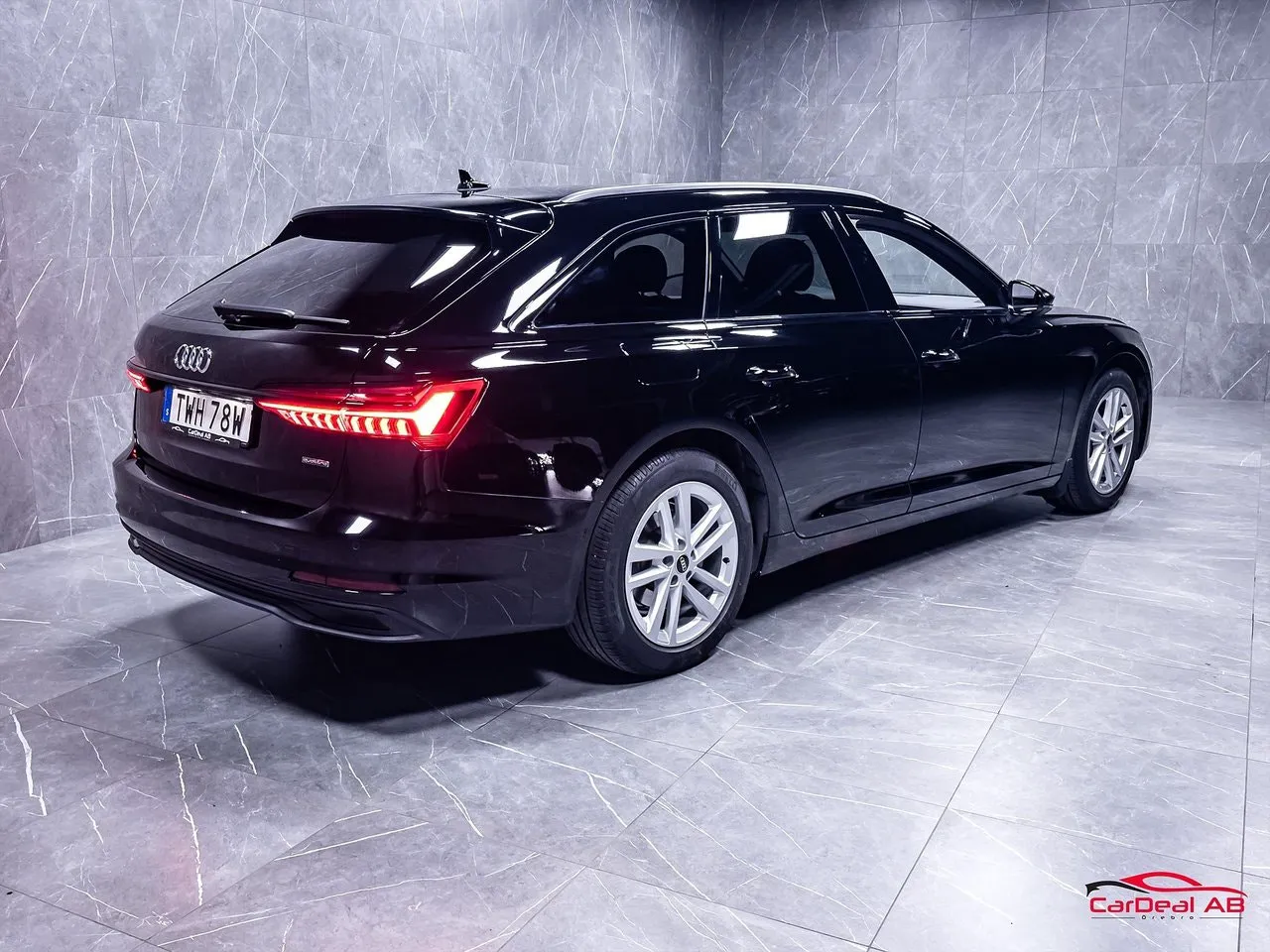 Vehicle image 6
