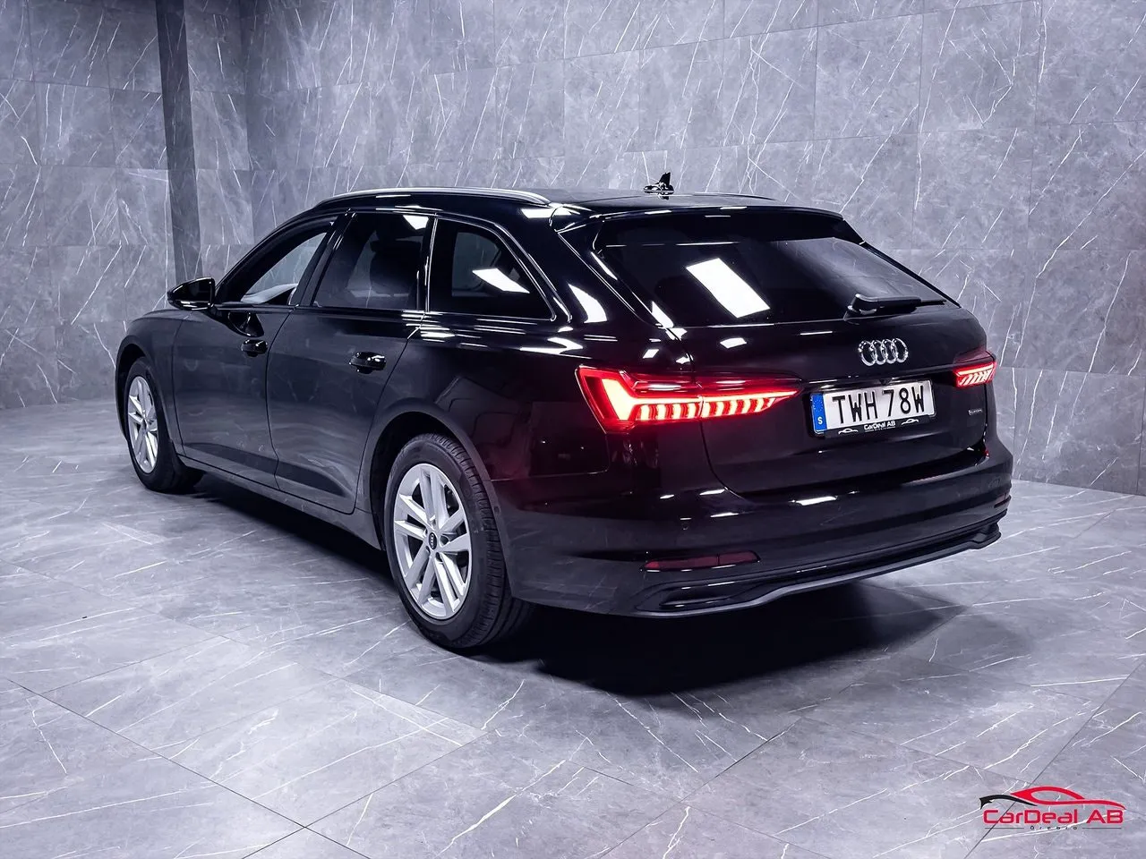 Vehicle image 4