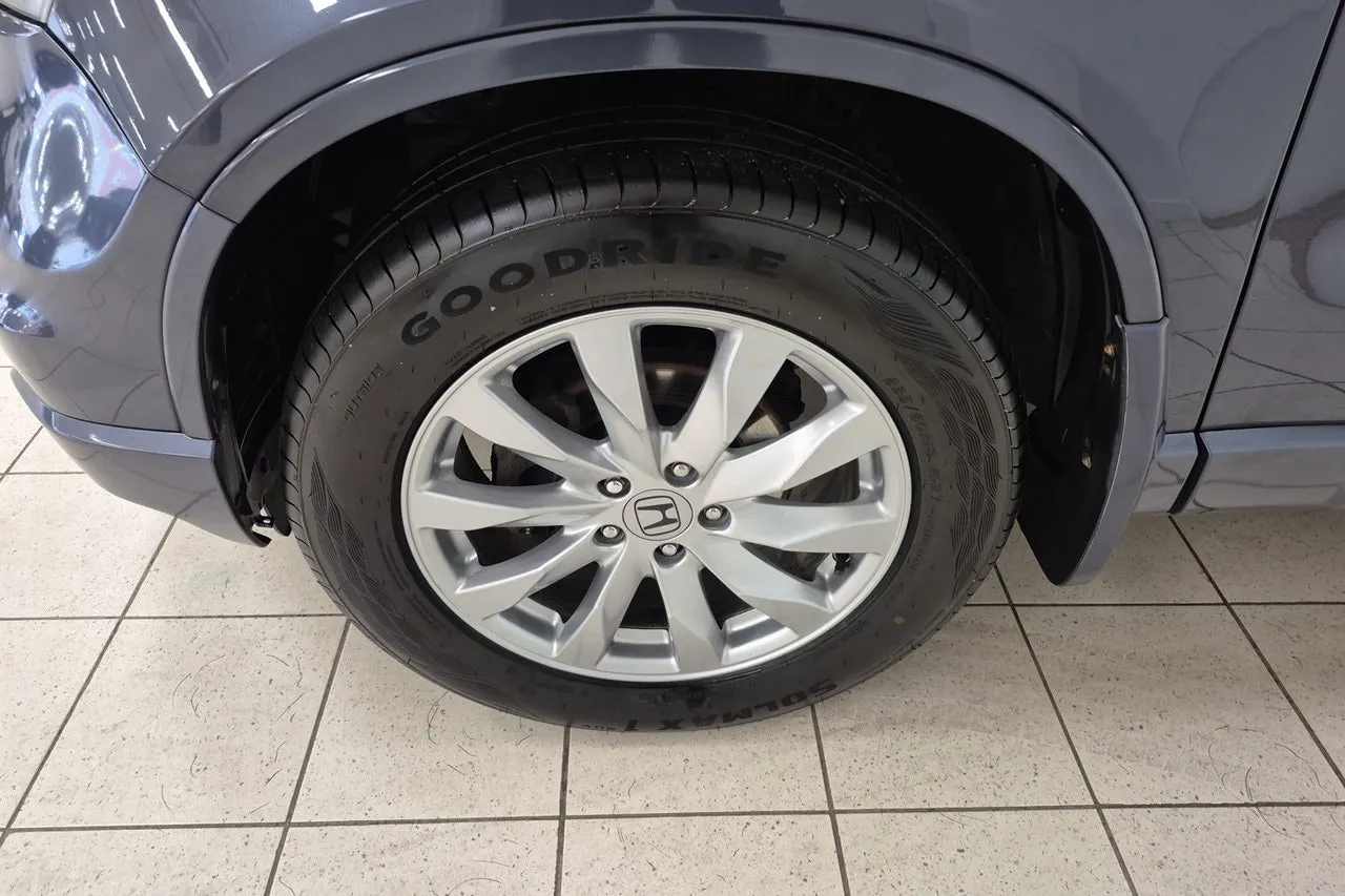 Vehicle image 9