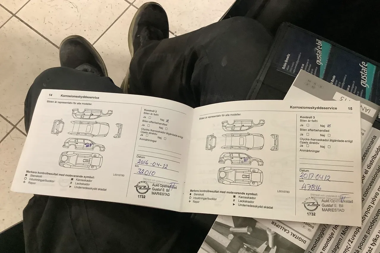 Vehicle image 11