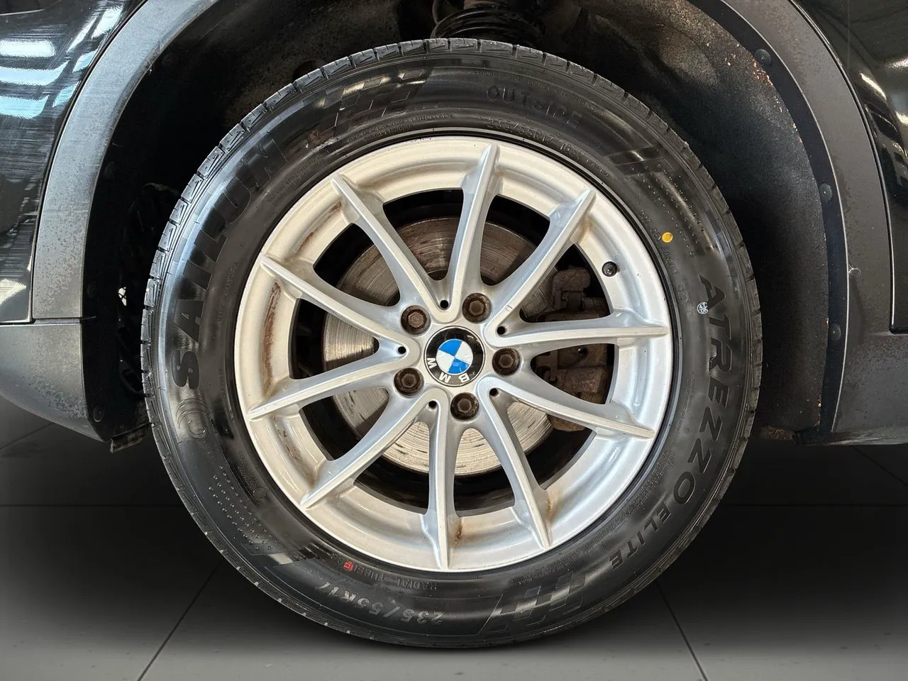 Vehicle image 13