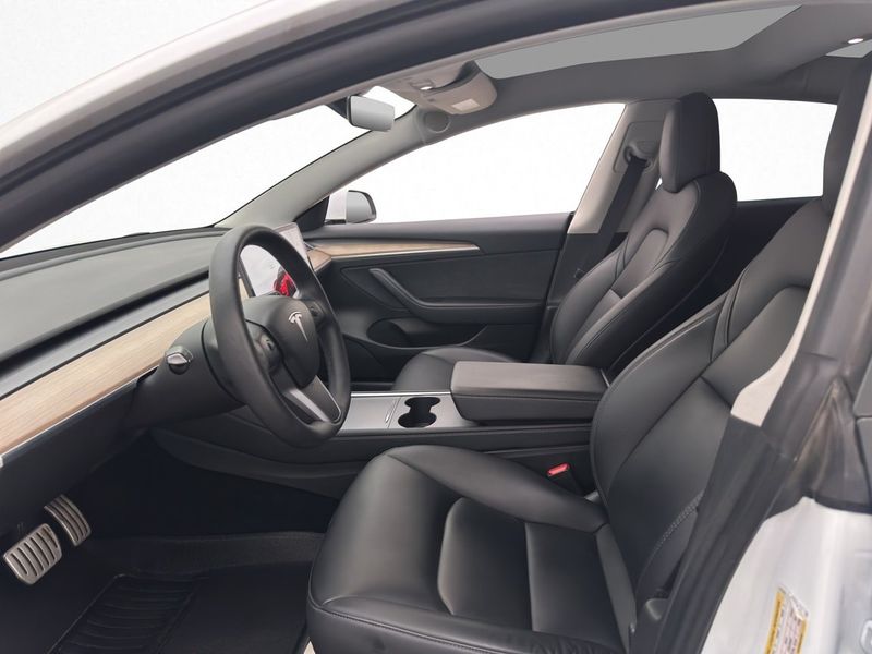 Tesla Model 3 bild 11