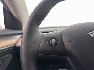 Tesla Model 3 bild 15