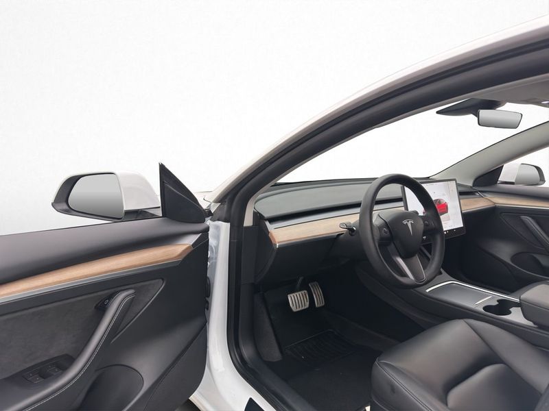 Tesla Model 3 bild 10