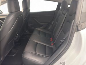 Tesla Model 3 bild 28