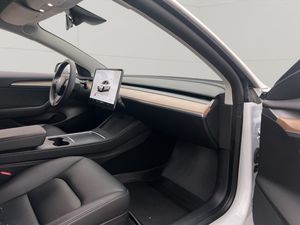 Tesla Model 3 bild 27