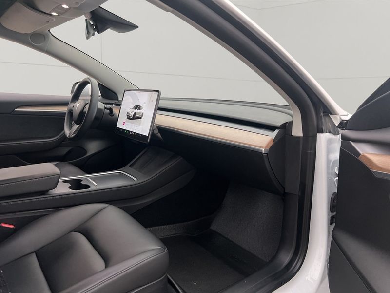 Tesla Model 3 bild 27