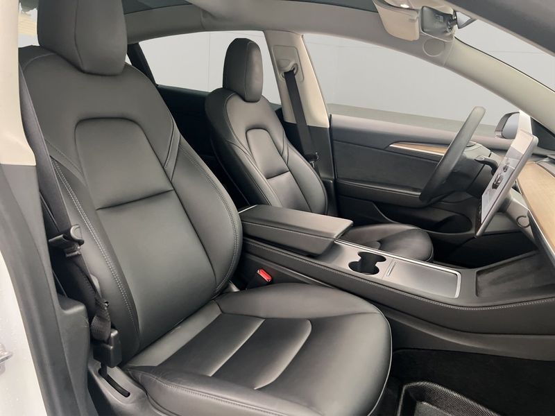 Tesla Model 3 bild 26