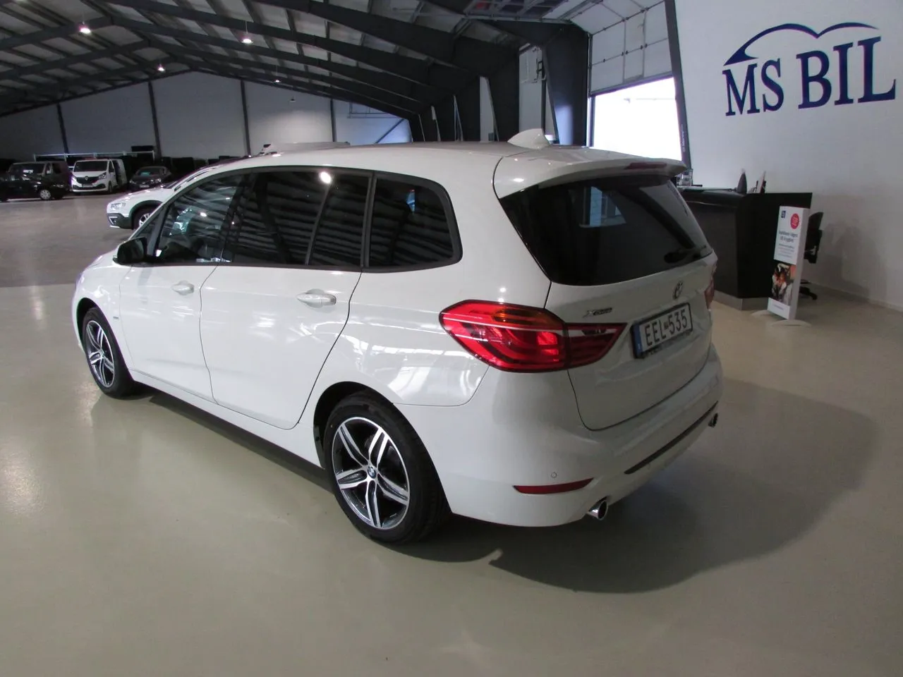Vehicle image 6