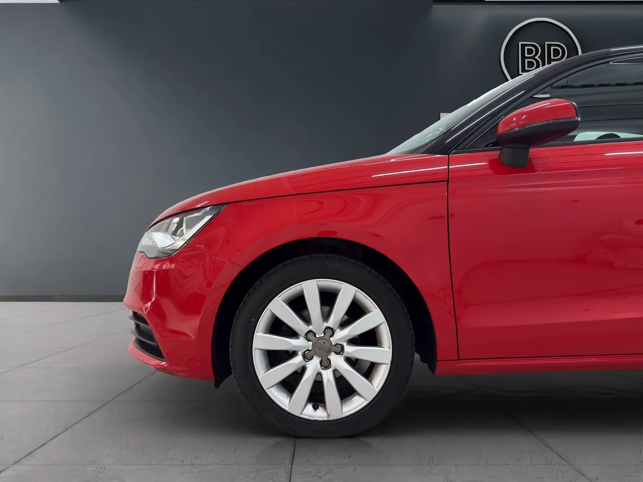 Vehicle image 13