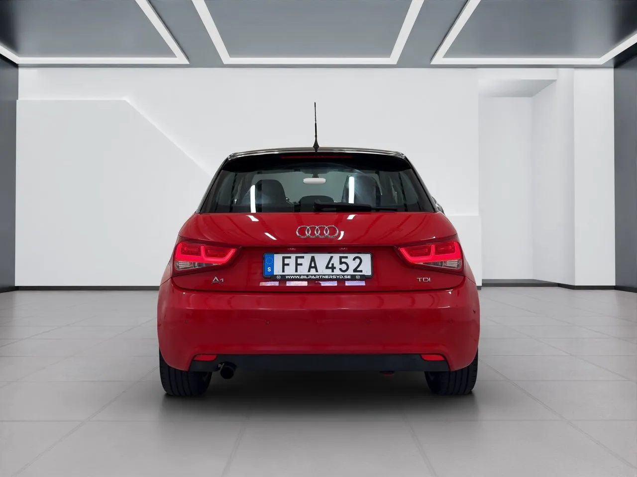 Vehicle image 5