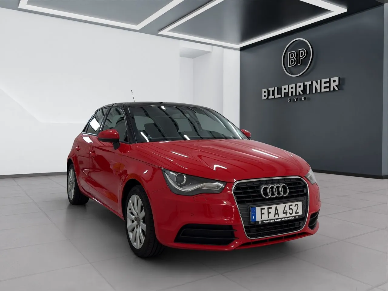 Vehicle image 3