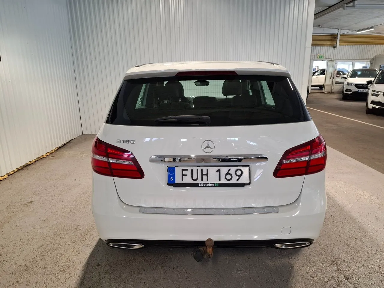 Vehicle image 7