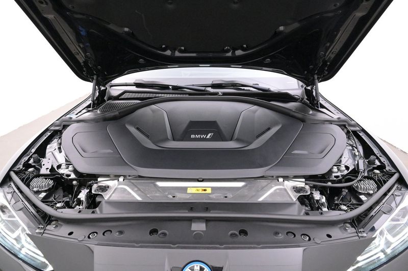 BMW i4 bild 26