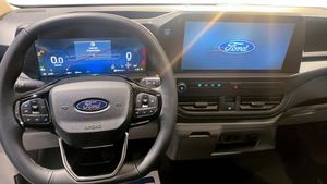 Ford Custom bild 4