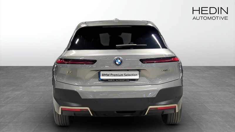 BMW iX bild 7
