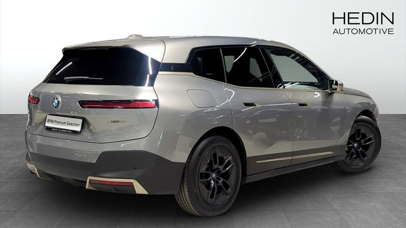 BMW iX bild 2