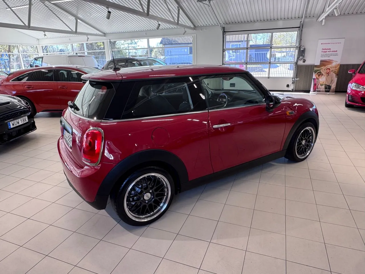 Vehicle image 19