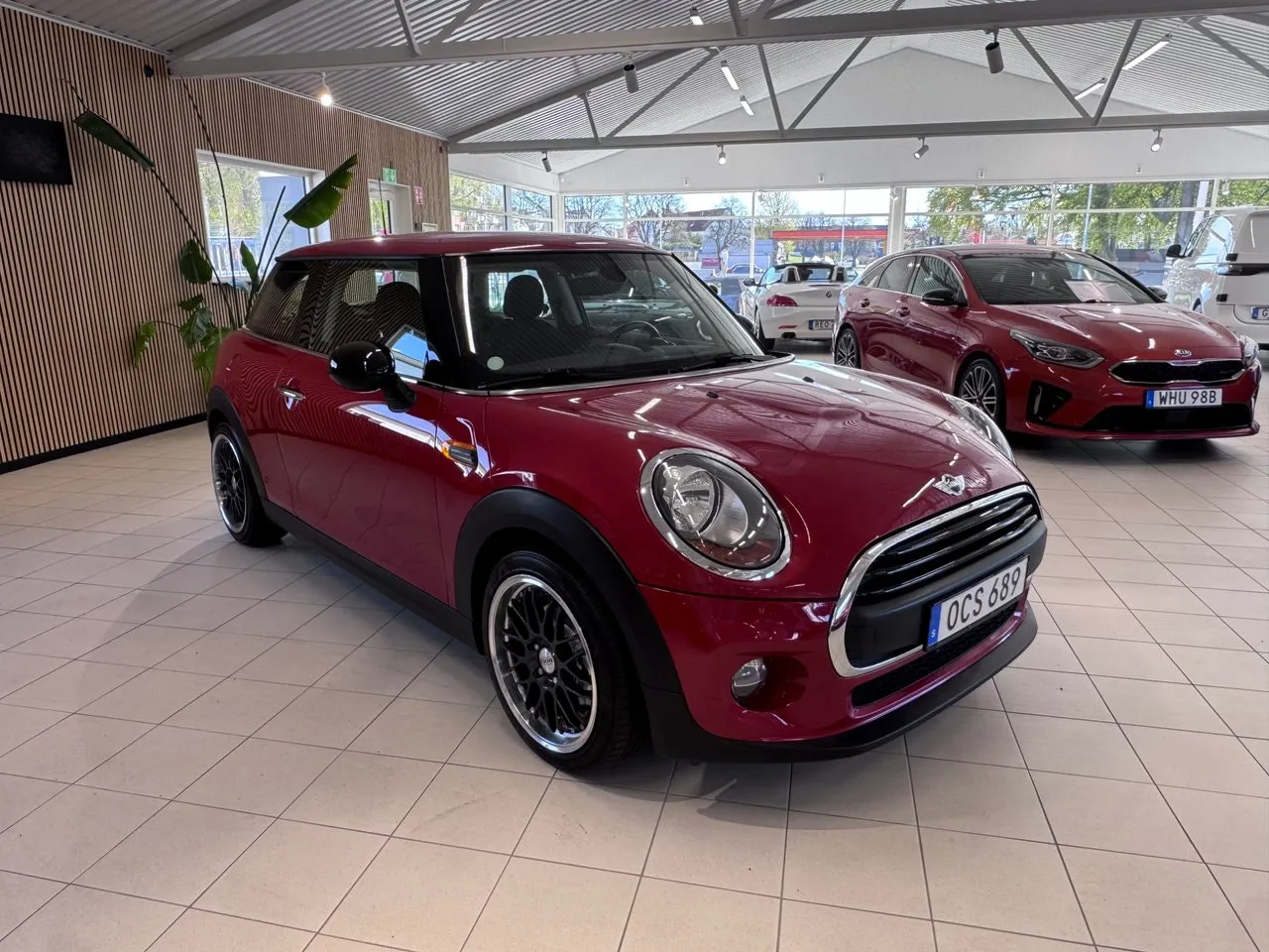 Vehicle image 18