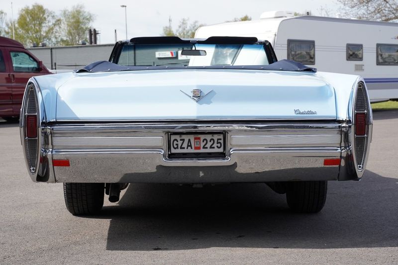 Cadillac DeVille bild 4