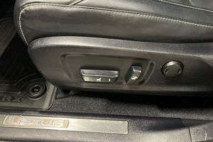 Lexus RX bild 23