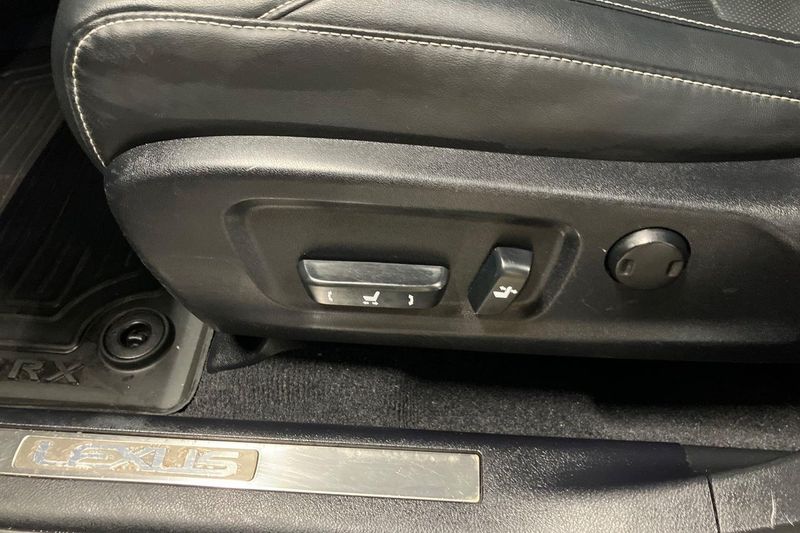 Lexus RX bild 23