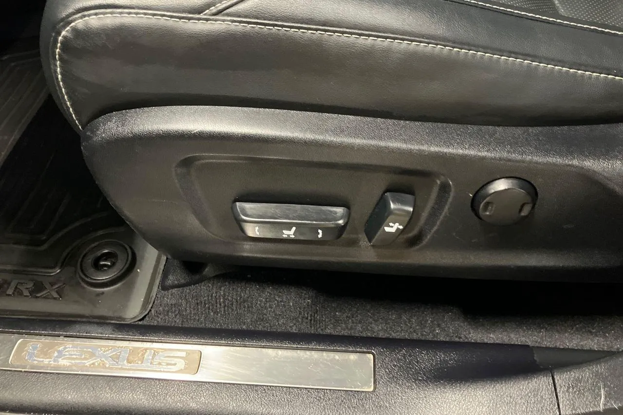 Vehicle image 22