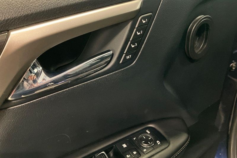 Lexus RX bild 24