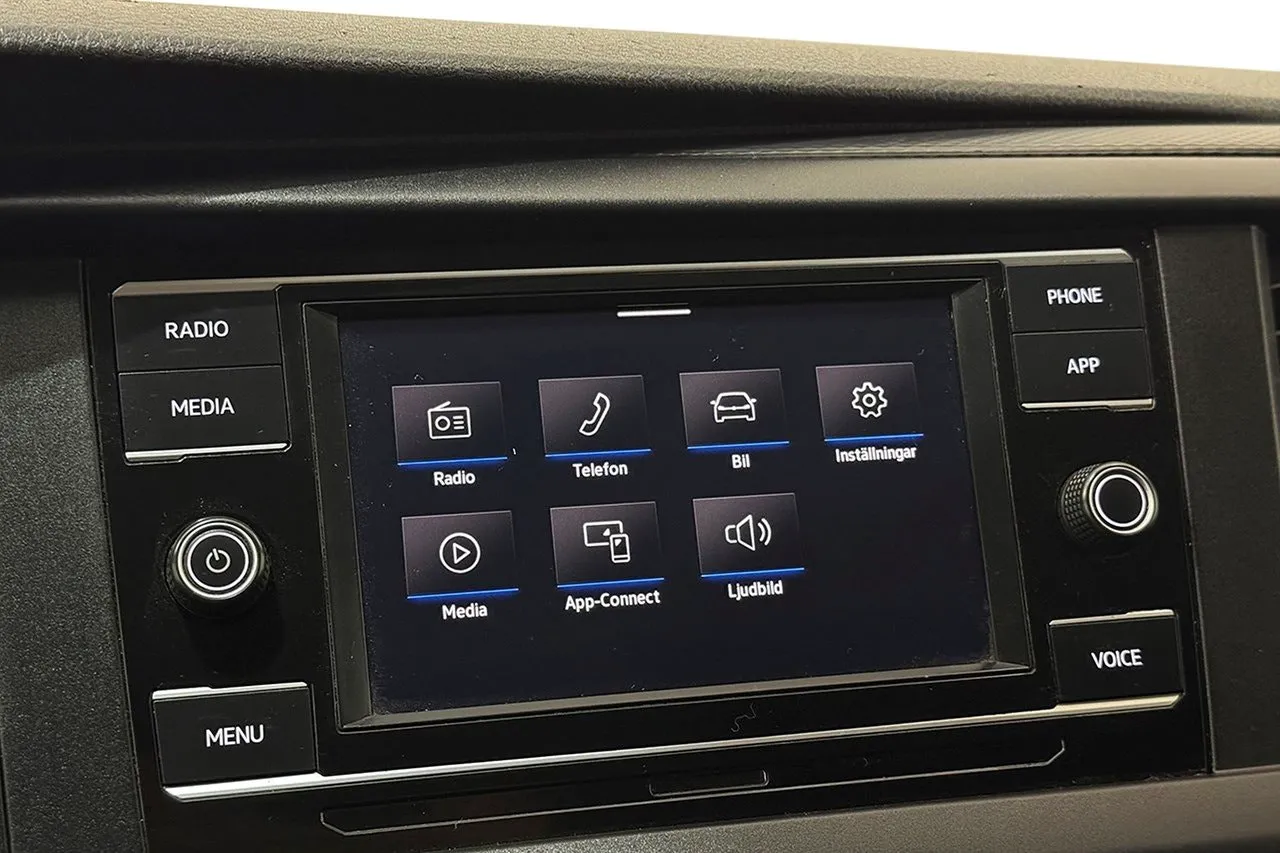 Vehicle image 18