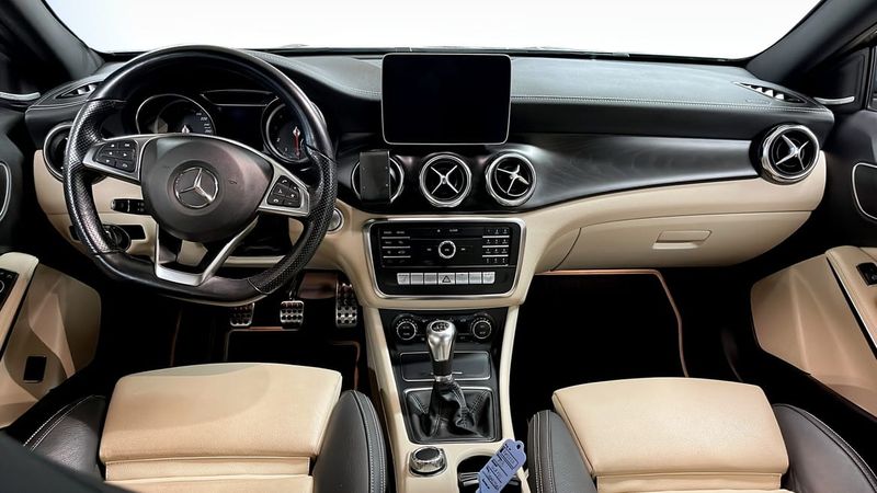 Mercedes GLA180 bild 11