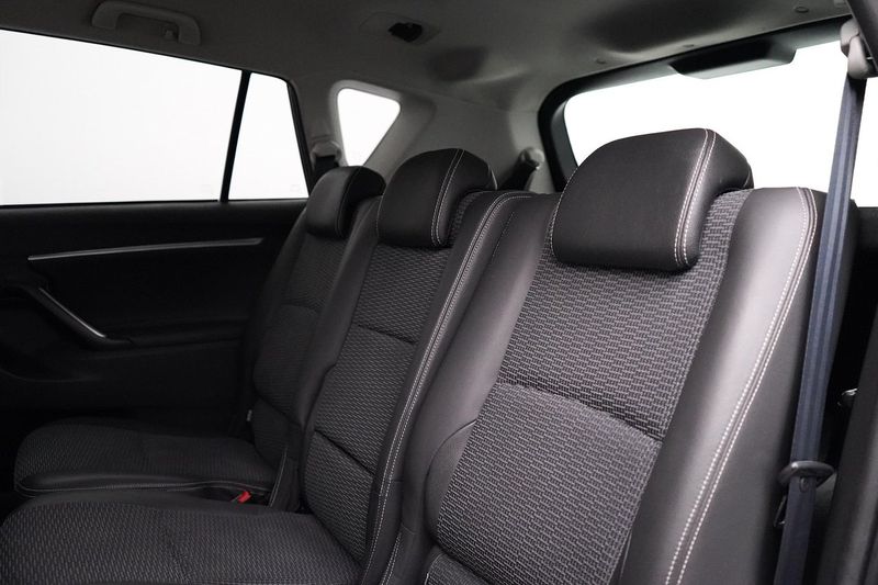 Toyota Verso bild 8