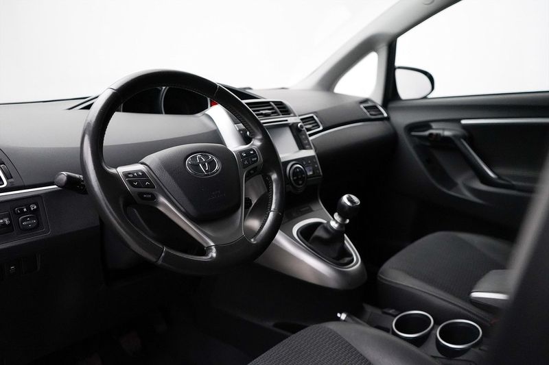 Toyota Verso bild 5