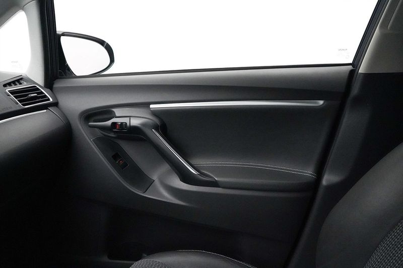 Toyota Verso bild 17