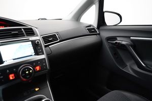 Toyota Verso bild 12