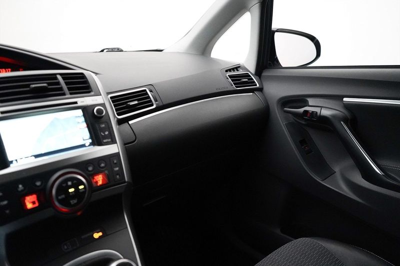 Toyota Verso bild 12