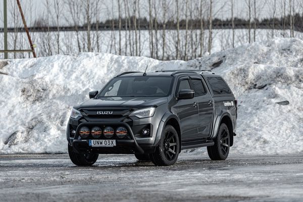 Isuzu D-Max XRX Double Cab CNG Automat 4WD STYLE EDITION - 2026