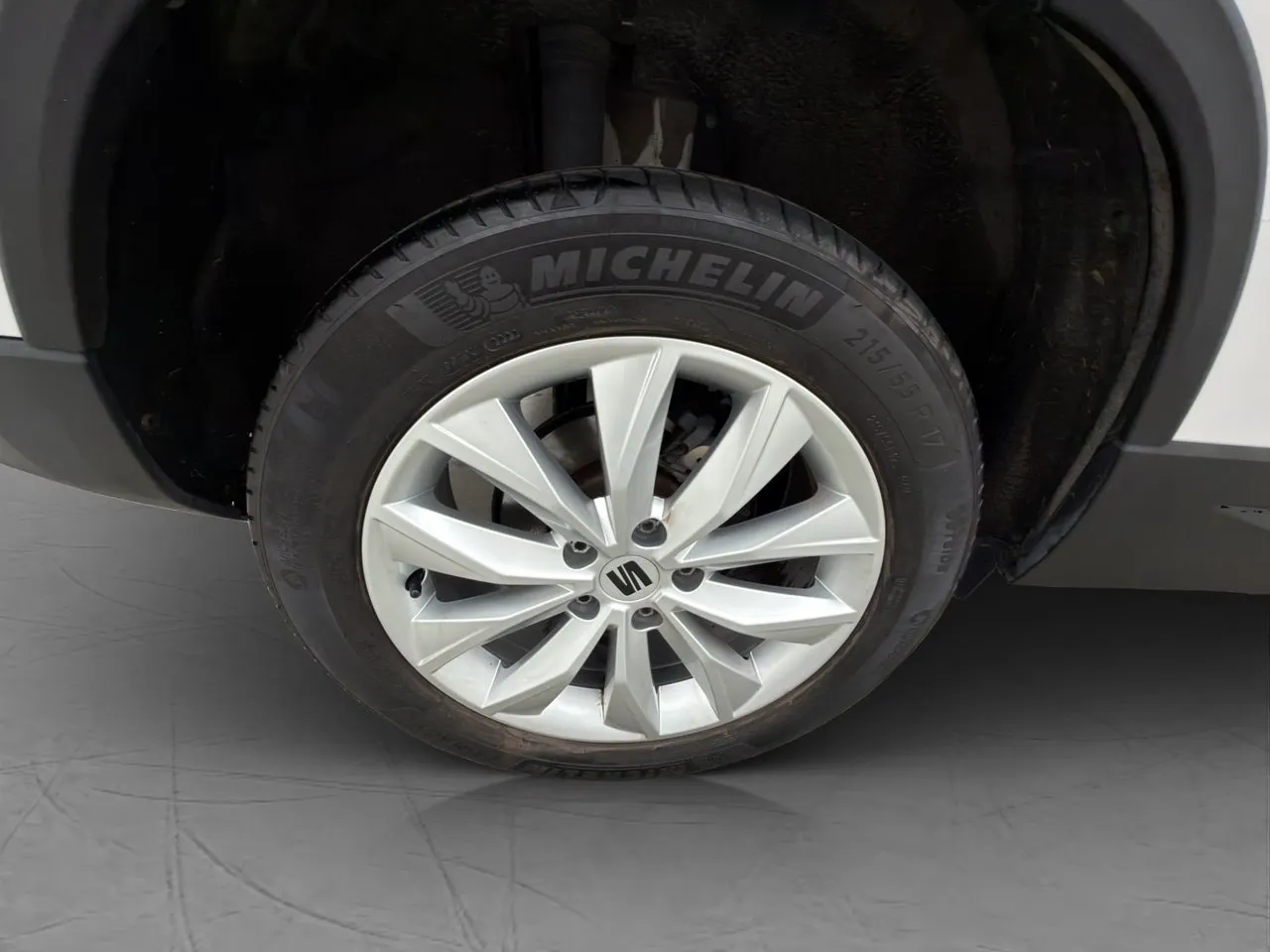 Vehicle image 24