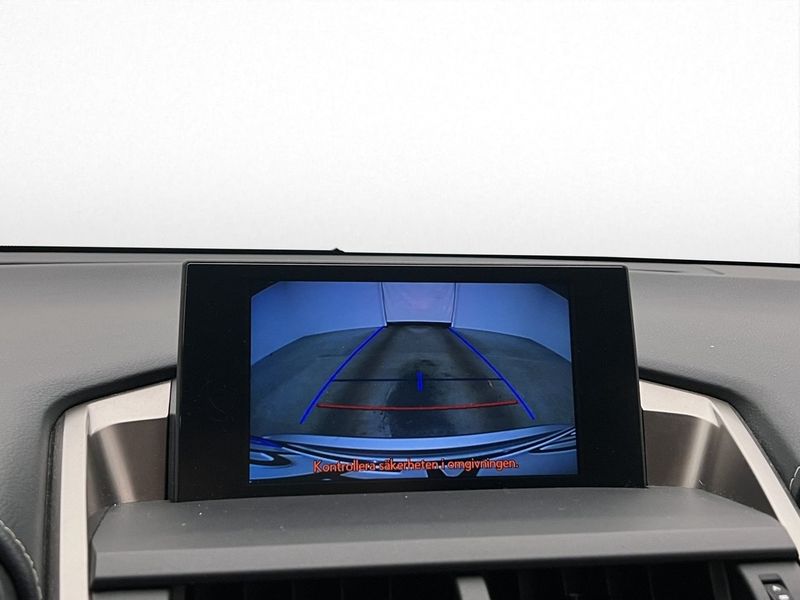 Lexus NX bild 17