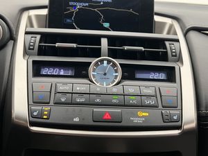 Lexus NX bild 18