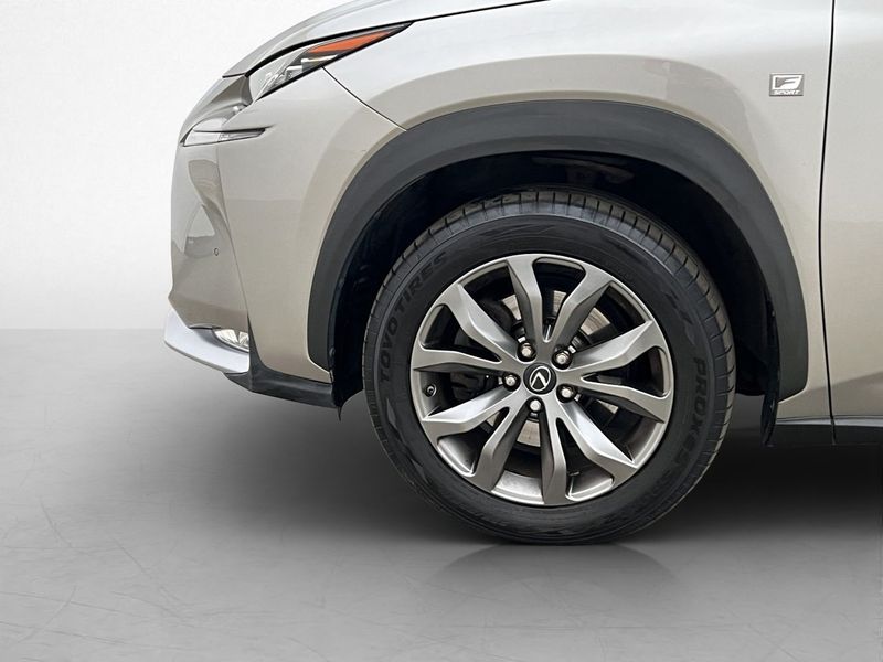 Lexus NX bild 24