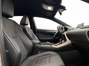 Lexus NX bild 9