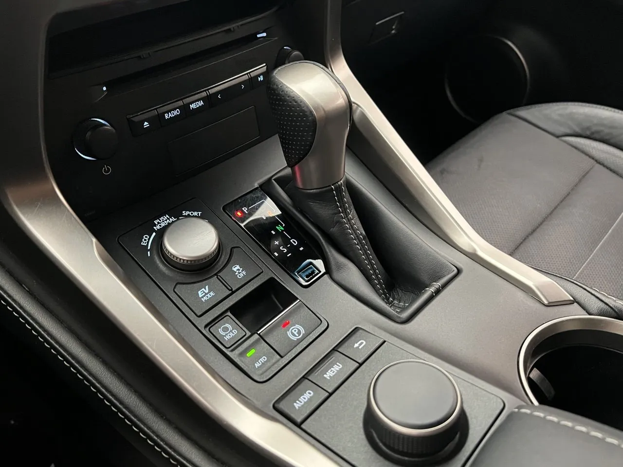 Vehicle image 18