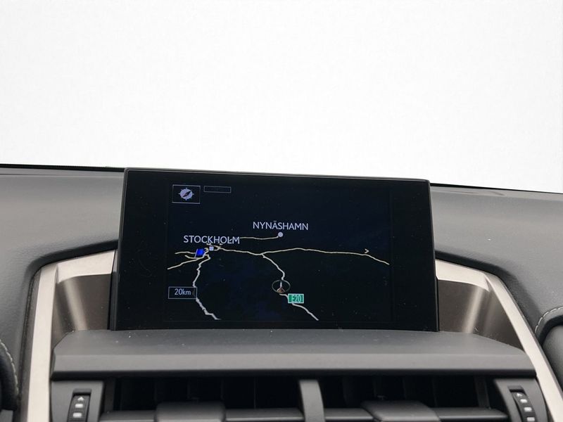 Lexus NX bild 16