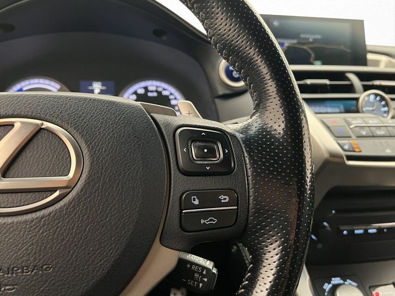 Lexus NX bild 20